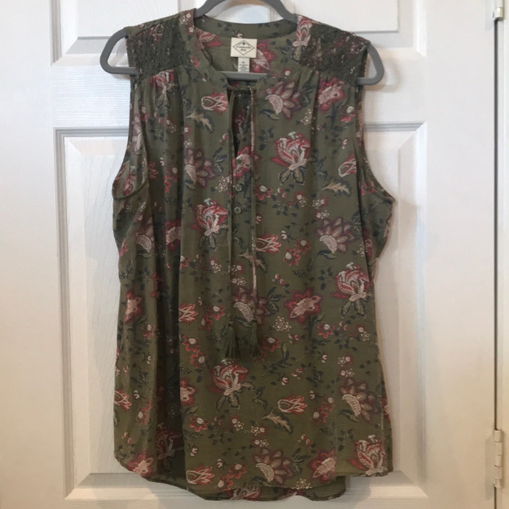 Sleeveless Blouse